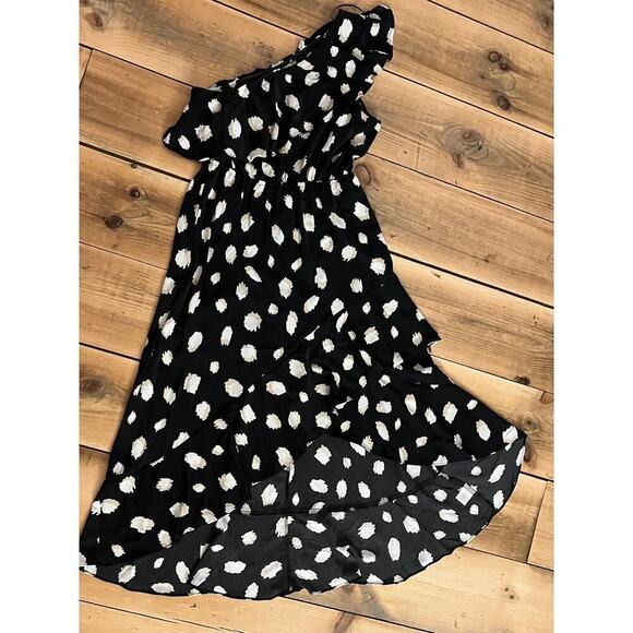 Vine & Love Women's off the shoulder layered dress. Black/white/tan. Size Small - Picture 1 of 9